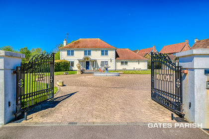 1 acre of Farmhouse for sale in Castle Point