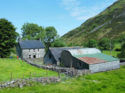 210 acres of Farm for sale in Tregaron