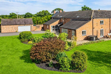 Barn Conversion for sale in Willington Worthenbury