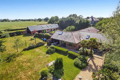 Barn Conversion for sale in Birdham