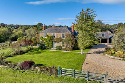 5.1 acres of House with Land for sale in Rollright