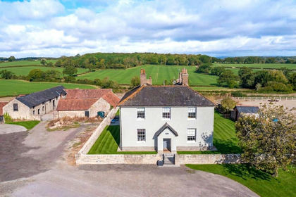 11.8 acres of House with Land for sale in Bickenhall