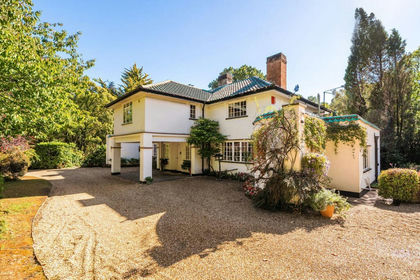 7.5 acres of House with Land for sale in Beaulieu