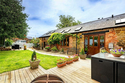 Land for sale in Deddington