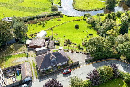 1 acre of House with Land for sale in Lampeter