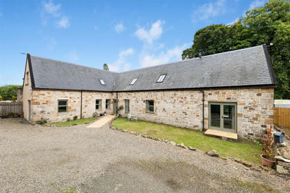 2.9 acres of House with Land for sale in Dumfriesshire, Clydesdale and Tweeddale