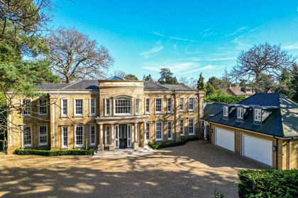1.9 acres of House with Land for sale in Runnymede and Weybridge