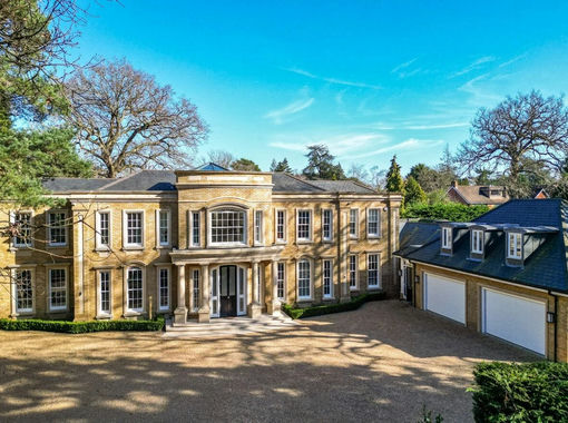 1.9 acres of House with Land for sale in Runnymede and Weybridge
