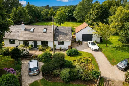 3.2 acres of House with Land for sale in Newnham