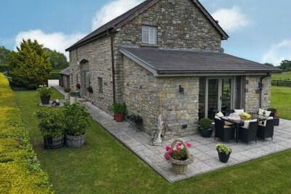 Barn Conversion for sale in Nash