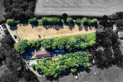 6.6 acres of House with Land for sale in Studham