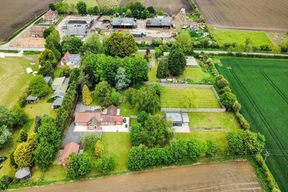 1.5 acres of House with Land for sale in Melbourne