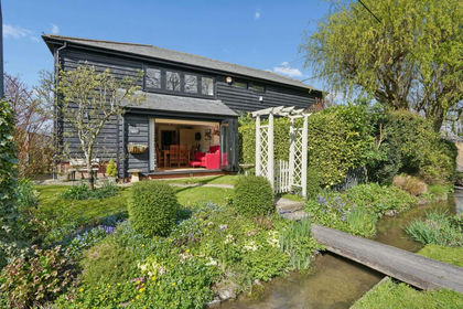 Barn for sale in Steventon