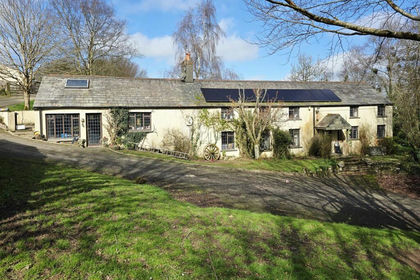 1 acre of Cottage for sale in North Hill
