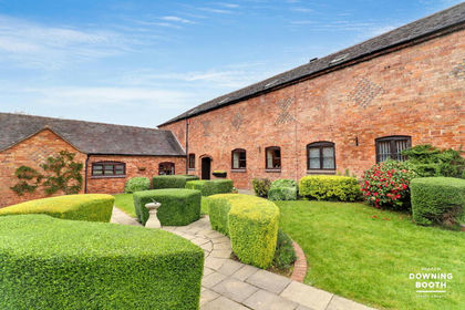 Barn Conversion for sale in Longdon