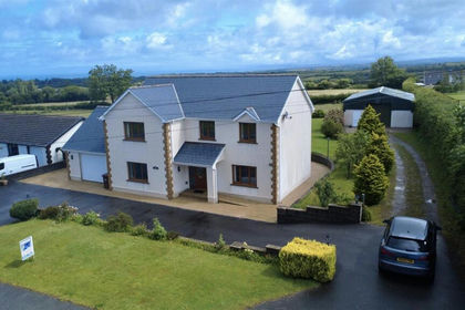 6.3 acres of Smallholding for sale in Llanllwchaiarn