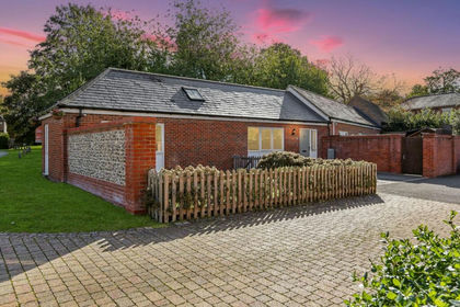 Barn Conversion for sale in Barton Stacey