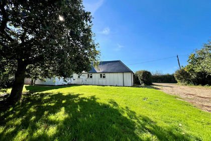 1.9 acres of Cottage for sale in Shorwell