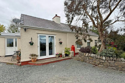 1 acre of House with Land for sale in Llanddyfnan