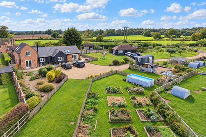 14.4 acres of Smallholding for sale in Upton-upon-Severn