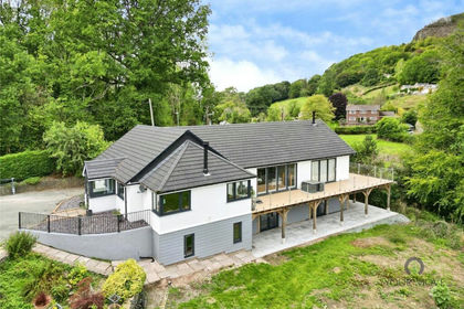 1.7 acres of House with Land for sale in Llanymynech and Pant