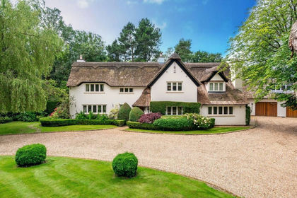 1.6 acres of Cottage for sale in Mere
