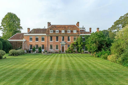 17.5 acres of Estate for sale in Wonston
