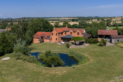 7.5 acres of House with Land for sale in Bidford-on-Avon