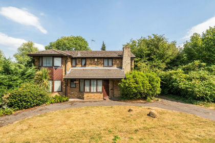 2.3 acres of House with Land for sale in South West Hertfordshire