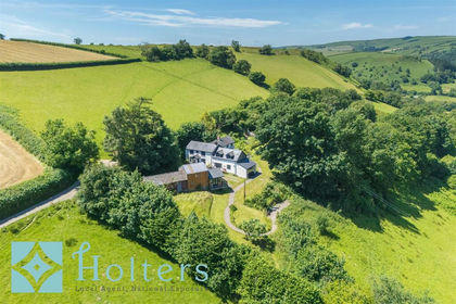 1 acre of Farmhouse for sale in Llanidloes Without