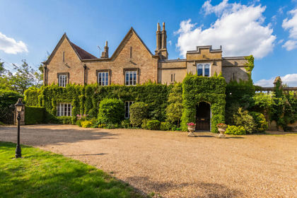 42 acres of Country Estate for sale in Hunsdon