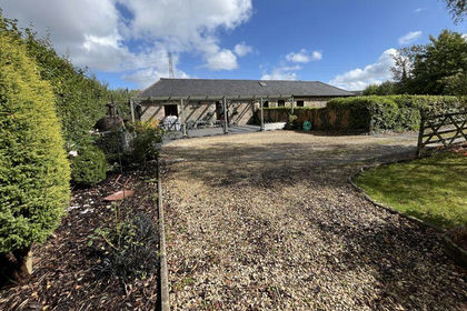 Land for sale in Pont-y-clun