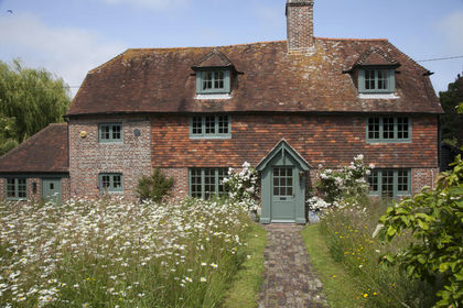 2.5 acres of Farmhouse for sale in Pett