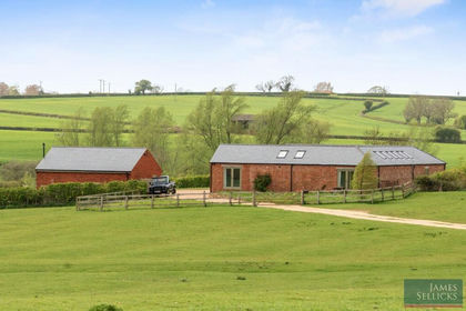 Barn Conversion for sale in Stonton Wyville
