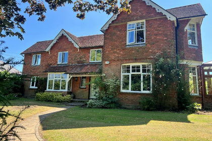 4.3 acres of Farmhouse for sale in Biddenden