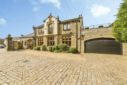 Barn Conversion for sale in Huddersfield