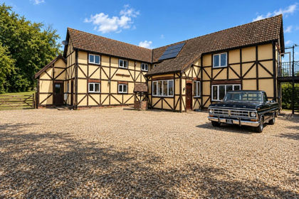 1 acre of House with Land for sale in Great Ellingham