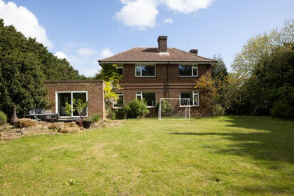 1.5 acres of House with Land for sale in Broadstairs and St. Peters
