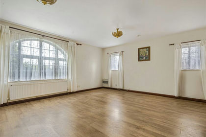 1.5 acres of House with Land for sale in Crockenhill