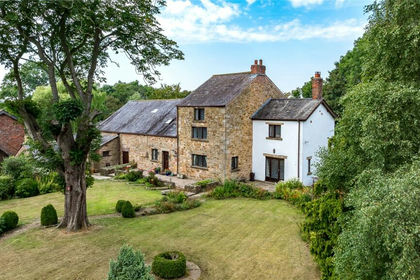 23.2 acres of Farmhouse for sale in Woodplumpton
