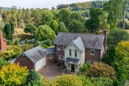 1.5 acres of House with Land for sale in Welshpool