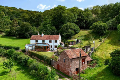 10.3 acres of House with Land for sale in Cheddar