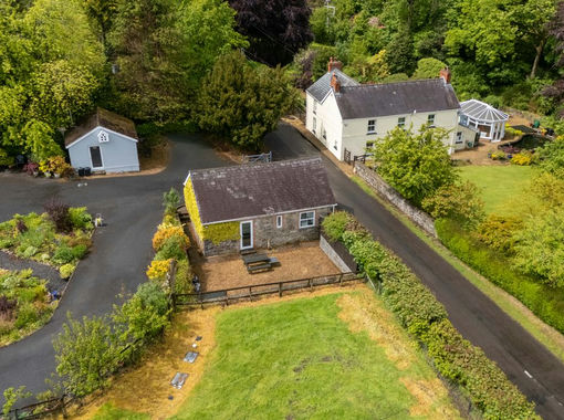 2 acres of Farmhouse for sale in Carmarthen