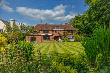 1.2 acres of House with Land for sale in Aldenham