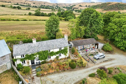 5.8 acres of House with Land for sale in Llanrhaeadr-ym-Mochnant