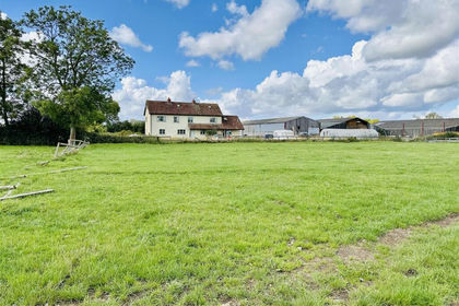 13 acres of Farmhouse for sale in Wedmore
