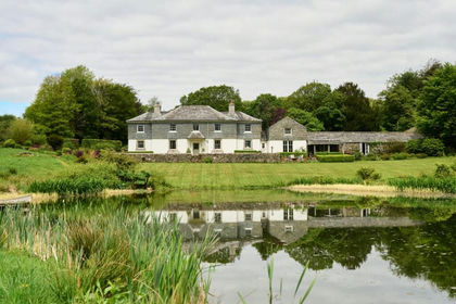 140 acres of Farmhouse for sale in Milton Abbot