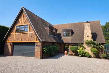 1.5 acres of House with Land for sale in Swallowfield