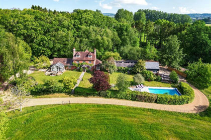 5.8 acres of Farmhouse for sale in Corfe Mullen