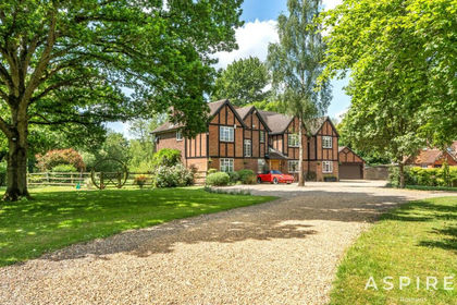 5 acres of House with Land for sale in Winnersh